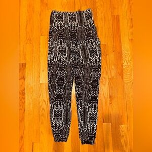 Tart Maternity Black and White Geometric Joggers- XS